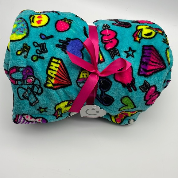 NWT Reversible Plush Throw Blanket Blue Black Stripe Print - Little Miss Matched - Picture 5 of 8